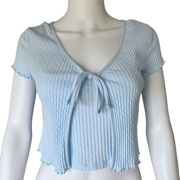 coquette pastel layered tie-front crop top - Picture 2 of 4